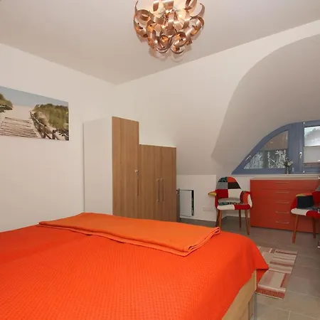 Дом отдыха Stranddistel Haus - Terrasse, Garten, Sauna Klein Gelm